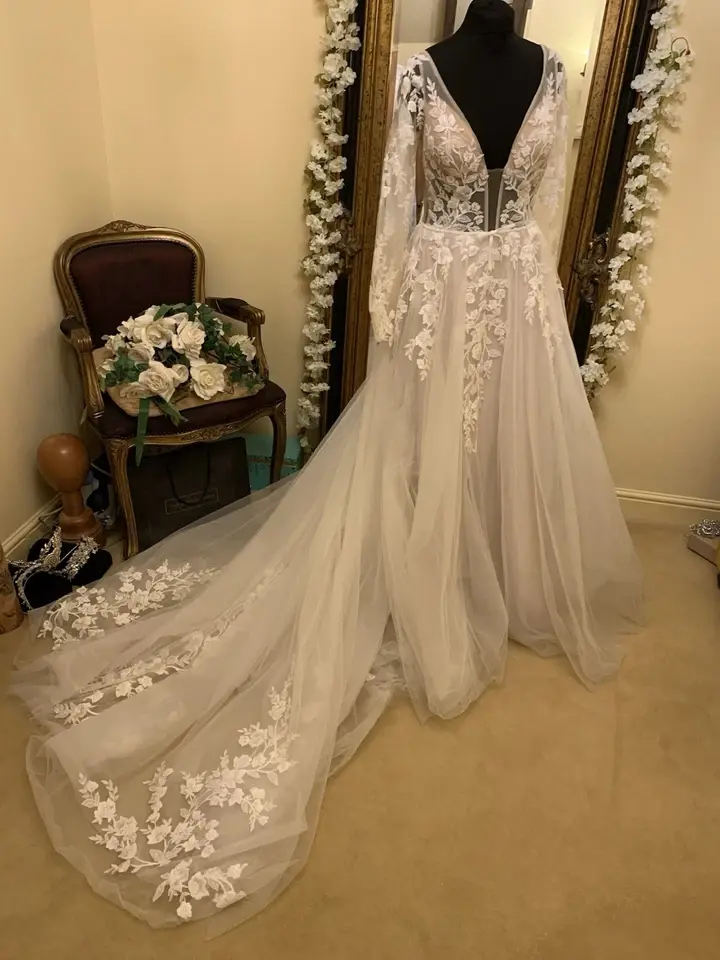 Thumbnail: Madi Lane WYNN Size 14 Ivory/Mocha