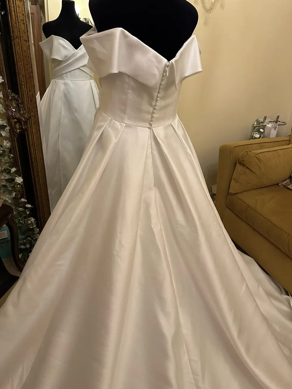 Thumbnail: Evie Young RHODES Ivory Size 20 NEW