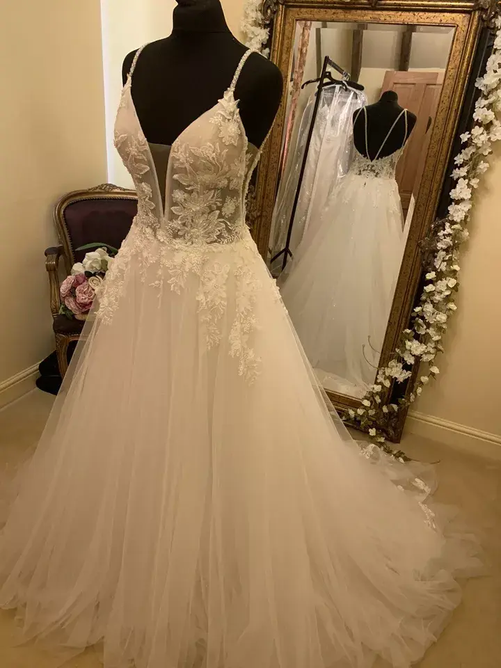 Thumbnail: Enzoani Elysee GABRIELLE Size 10 Ivory  NEW!!