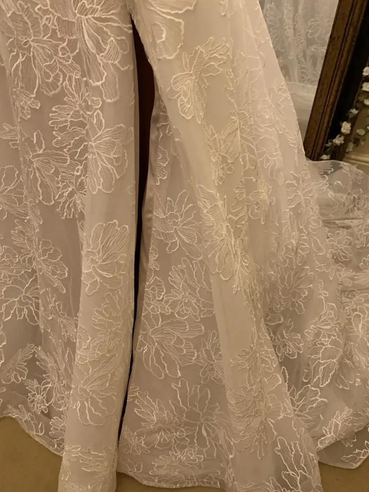 Thumbnail: Evie Young CHEVELLE Size 14 Ivory/Mocha
