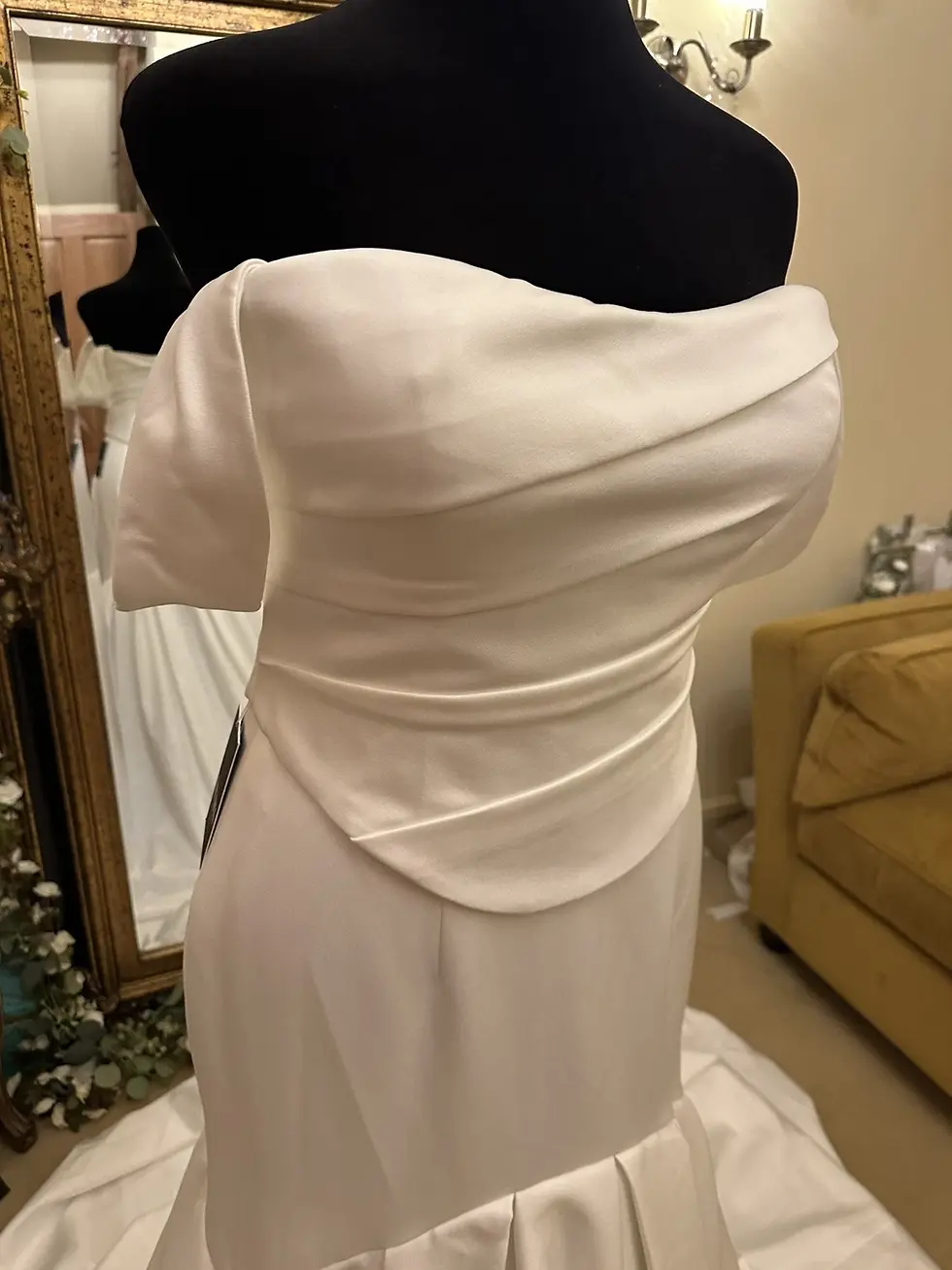 Thumbnail: Evie Young SINATRA LEE Satin Size 14 Ivory NEW!
