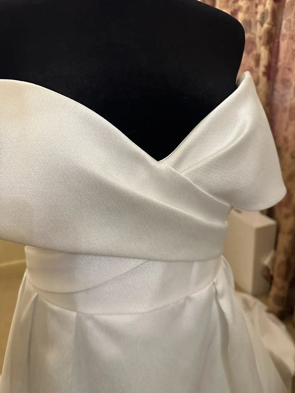 Thumbnail: Evie Young RHODES Ivory Size 20 NEW