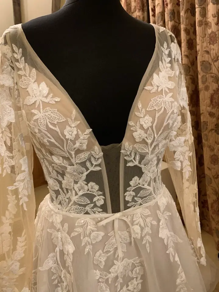 Thumbnail: Madi Lane WYNN Size 14 Ivory/Mocha