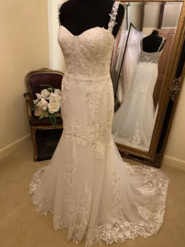 Thumbnail: Evie Young Gown SLOANE Size 14 Ivory LINED Version
