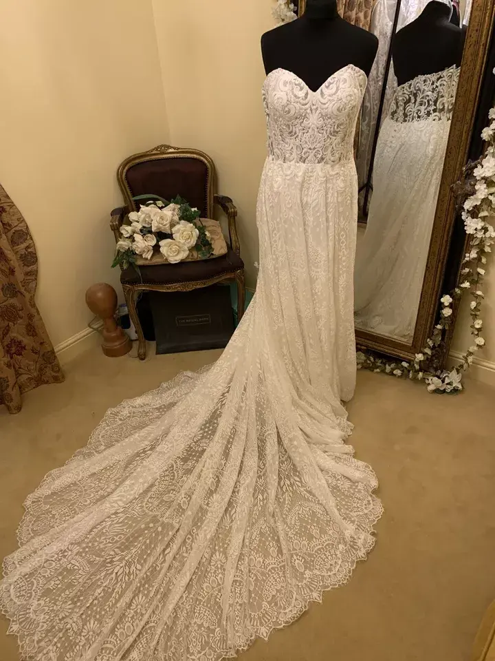 Thumbnail: Wilderly Allure Wedding Dress BECCA Size 16 Ivory/ch/nude NEW!