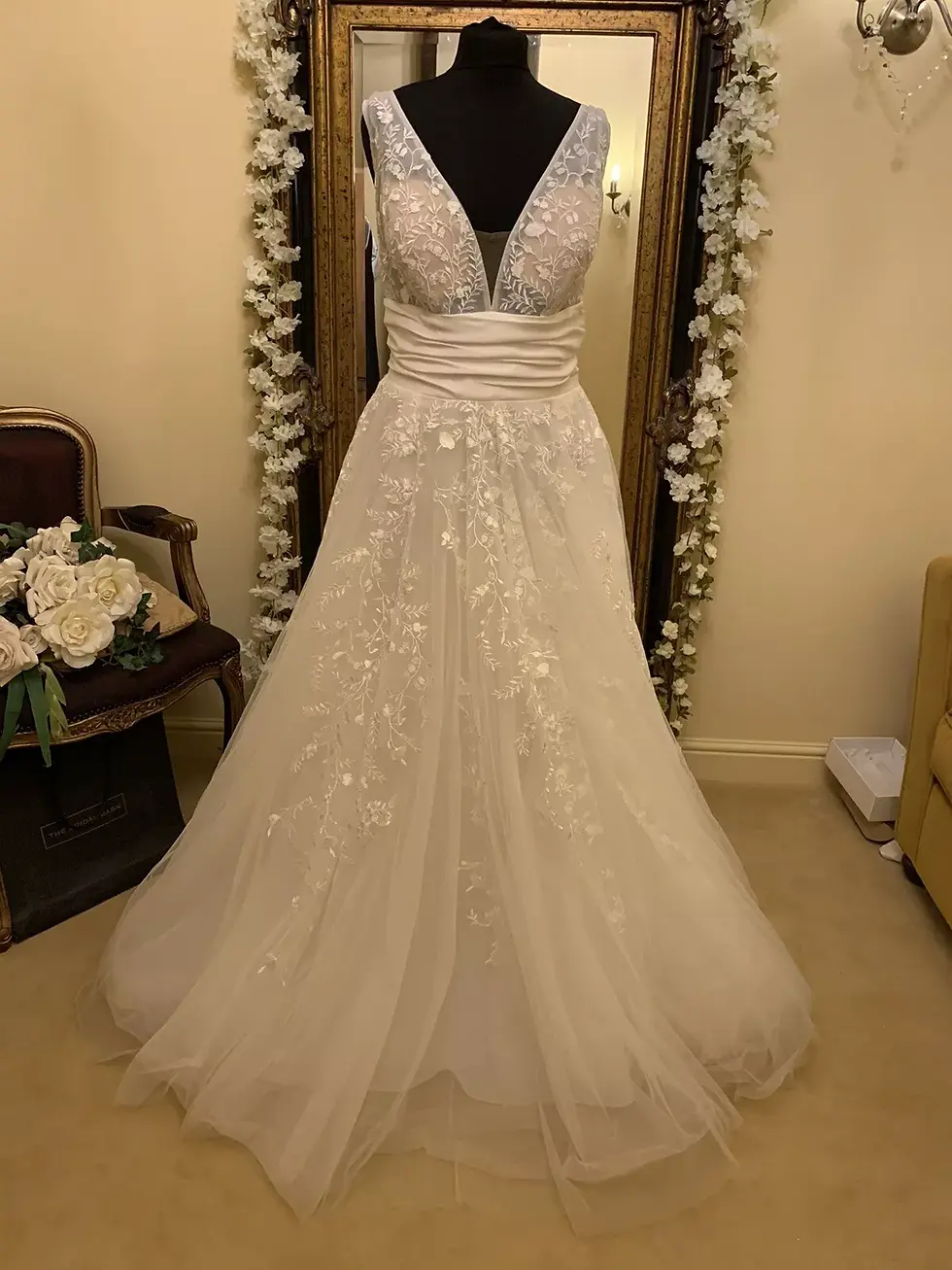 Thumbnail: Willowby Watters DUPREE Size 22 Ivory NEW!!