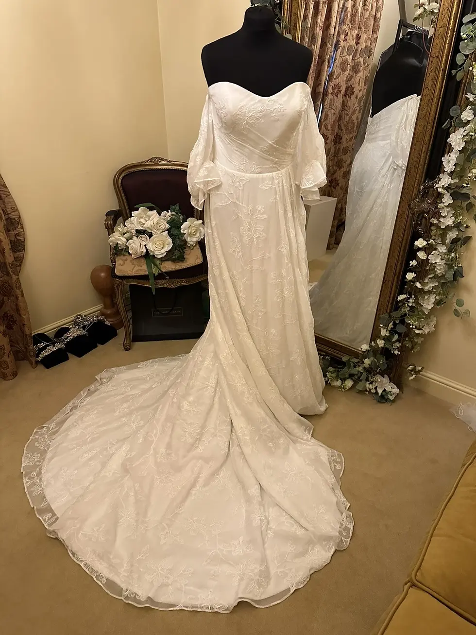 Thumbnail: Madi Lane CARMI Size 16 Ivory NEW!