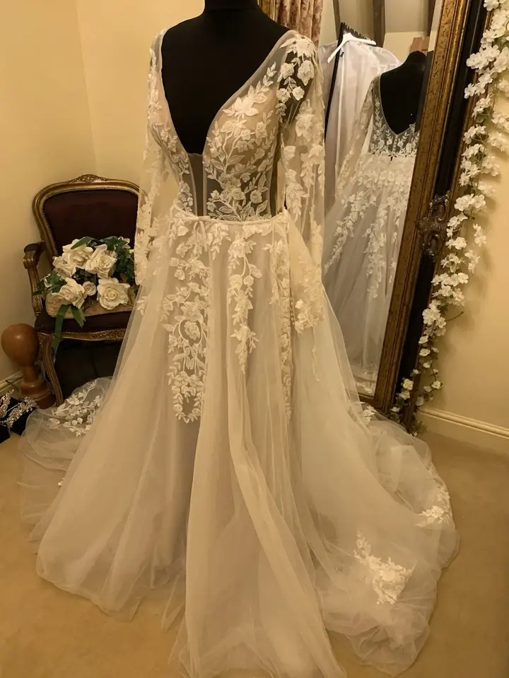 Thumbnail: Madi Lane WYNN Size 14 Ivory/Mocha