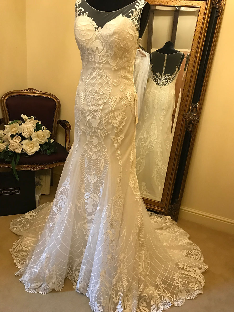 Thumbnail: Ronald Joyce LEIRE Size 10 Ivory