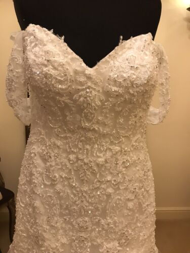 Thumbnail: Mori Lee SOPHIE Size 22 Ivory