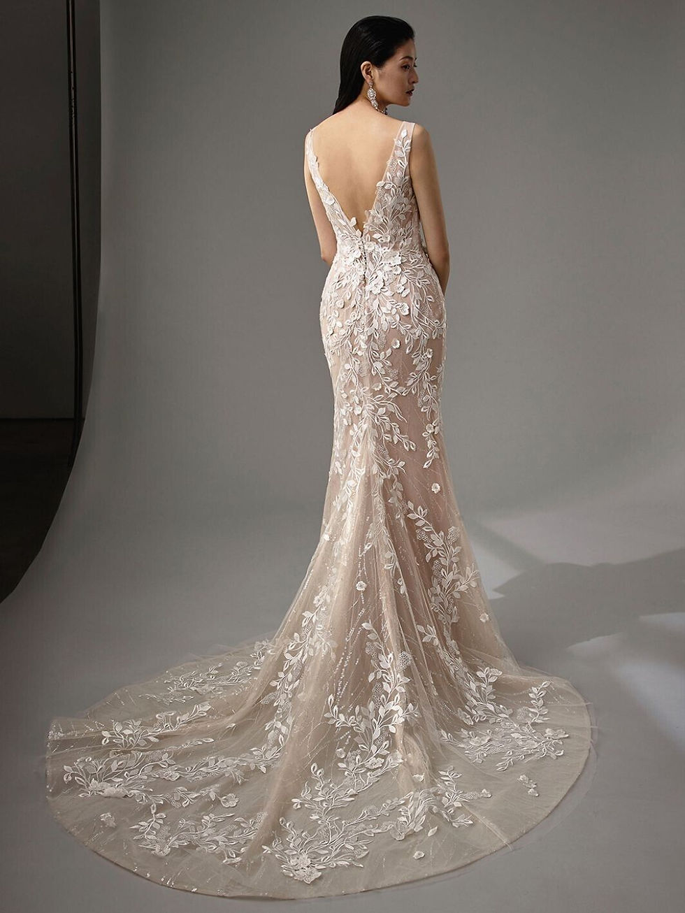 Thumbnail: Enzoani Mai plus Overskirt Size 12 Ivory/Nude NEW!!