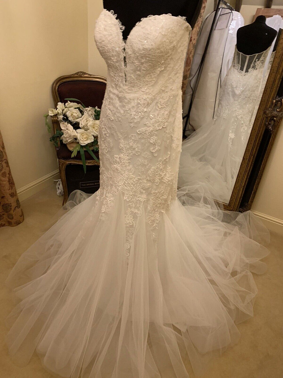 Thumbnail: Enzoani NEVAN Size 14 IVORY ONLY NO SLEEVES