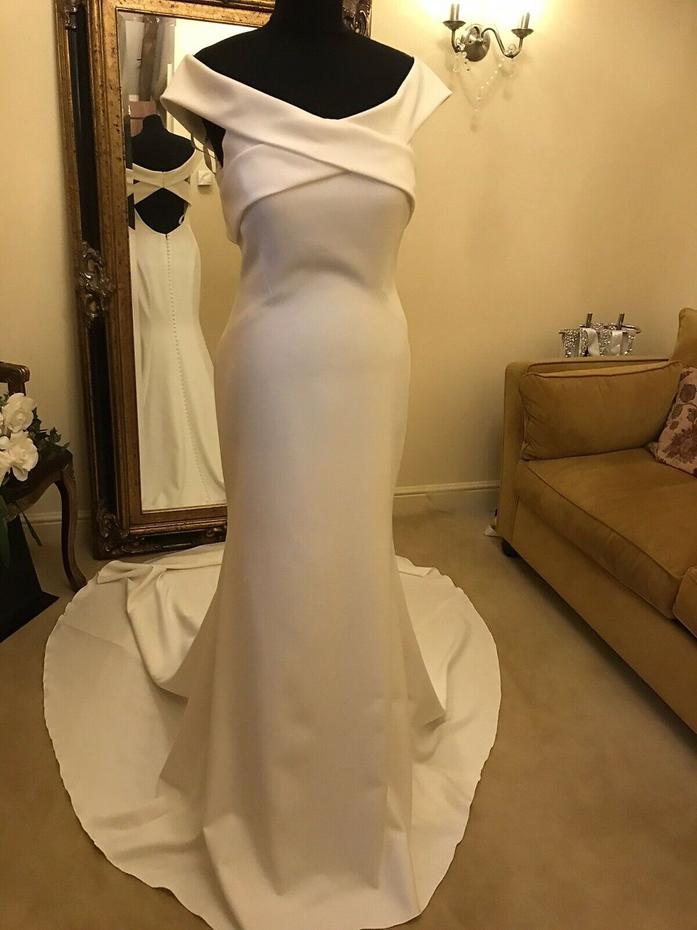 Thumbnail: Enzoani MAYLIN Size 12 Ivory NEW!!