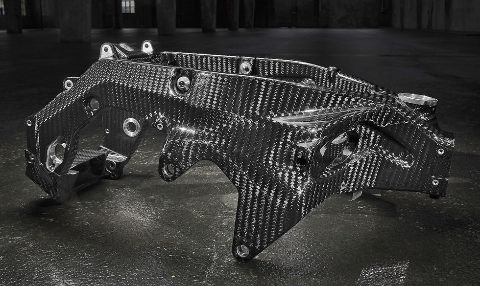 041117-2018-bmw-hp4-race-carbon-fiber-fr