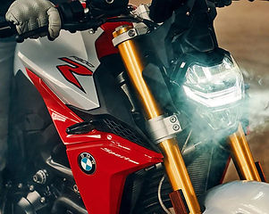 2021-BMW-F-900-R-Headlight-Close-Up.jpg