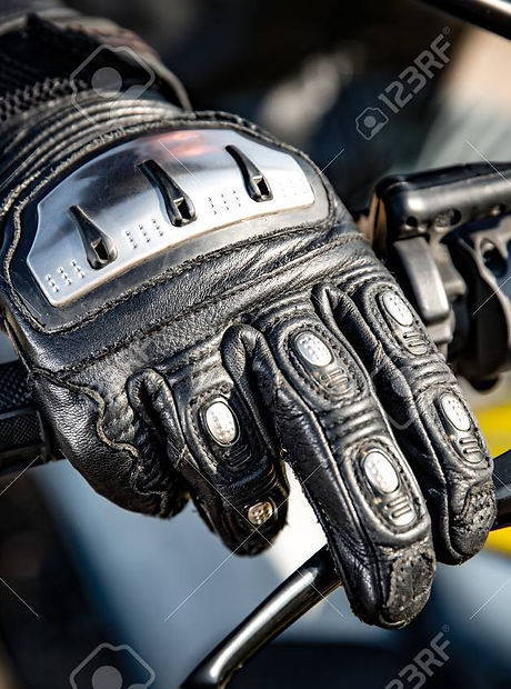 50648398-human-hand-in-a-motorcycle-raci