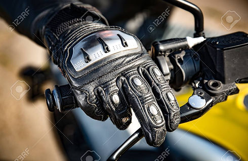 50648398-human-hand-in-a-motorcycle-raci