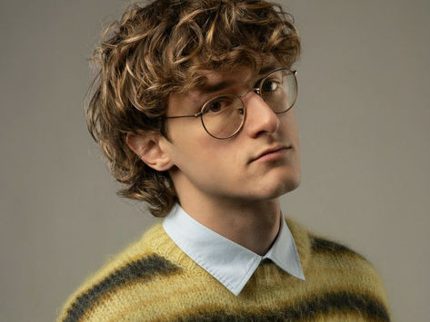 Occhi, sul palco di Sanremo Giovani con il valzer "Ullalà" - Intervista