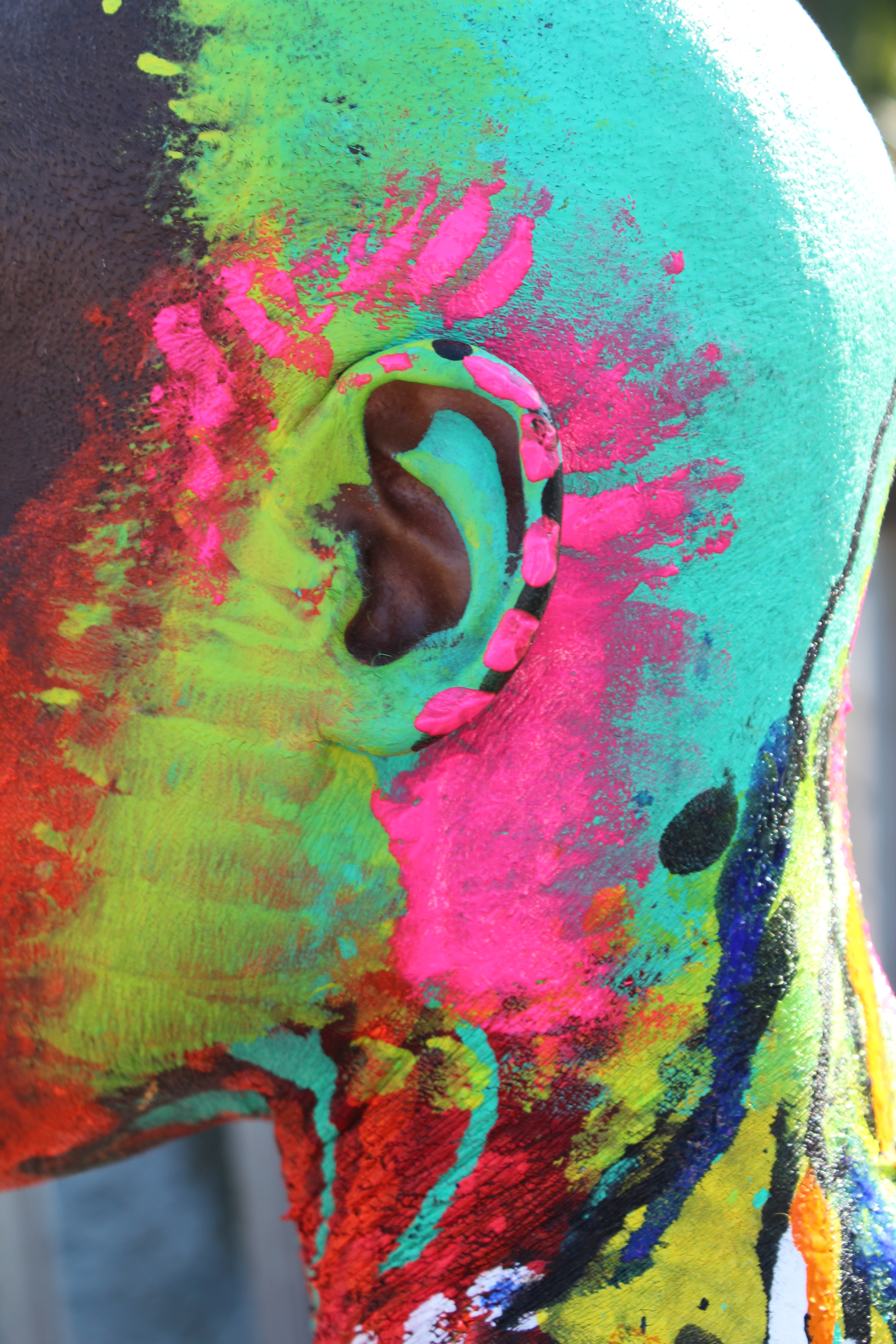 Body painting, Notre Dame