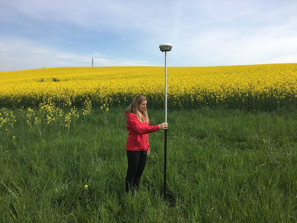 geodetka-gnss-prijimac-vytyceni-hranic