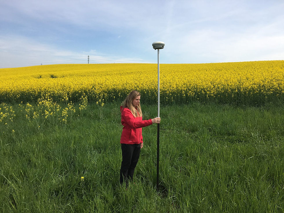 geodetka-gnss-prijimac-vytyceni-hranic