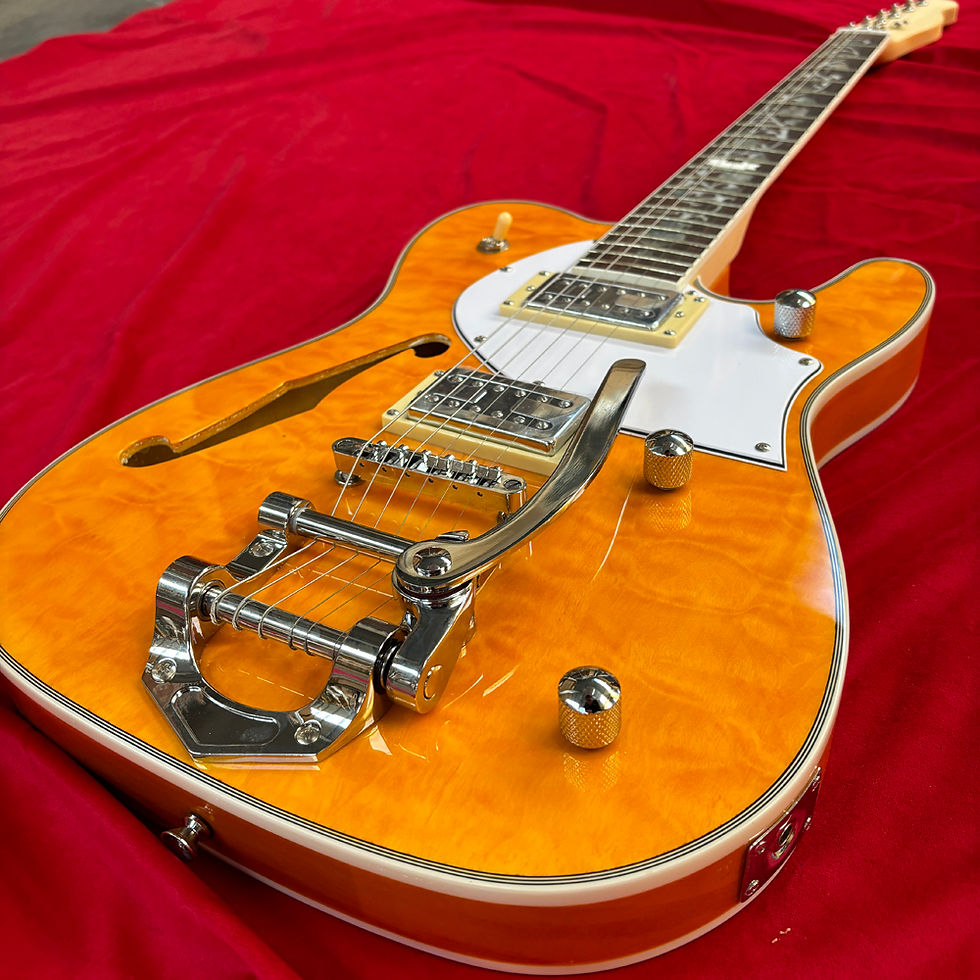 Miniatyrbilde: Blue 6-string electric guitar, hollow body, F-shaped sound holes, high luster, g