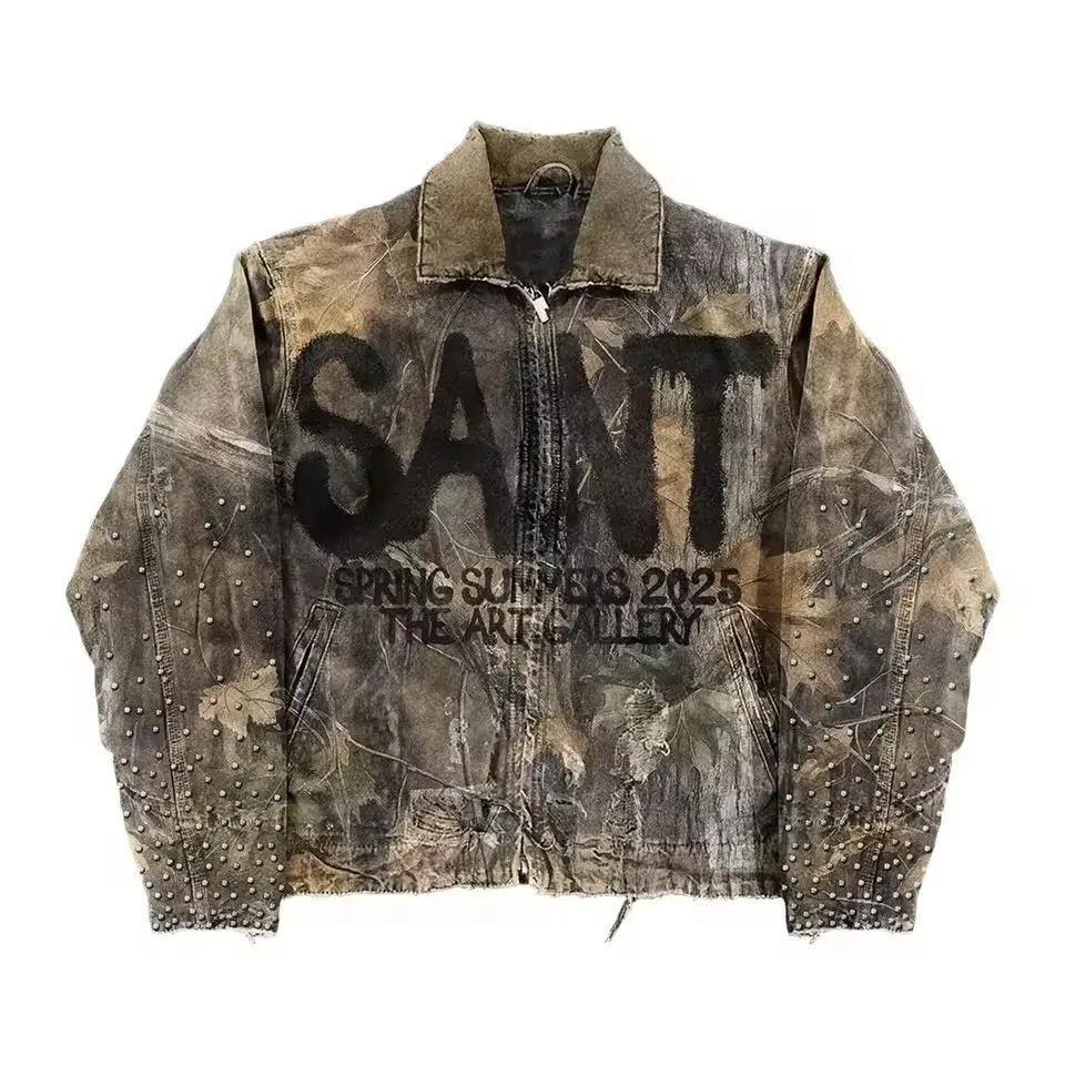섬네일: Vintage camo jacket with pointed collar and button closure – streetwear coat