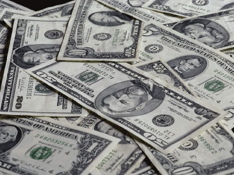 RIFAN FINANCINDO - Dolar capai tertinggi 20 tahun saat Fed naikkan suku bunga lebih lama