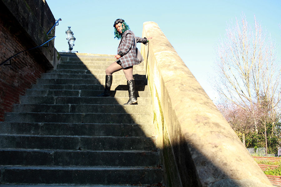 Sur mon blog iamdianeniangoran, je présente ma tenue de la semaine composée principalement d'une veste à carreaux bi-ton.*