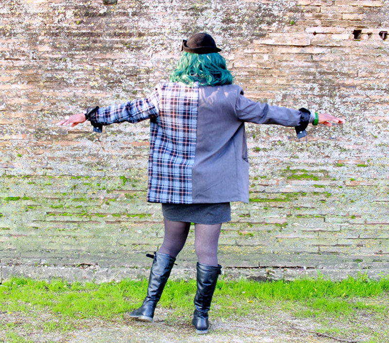 Sur mon blog iamdianeniangoran, je présente ma tenue de la semaine composée principalement d'une veste à carreaux bi-ton.