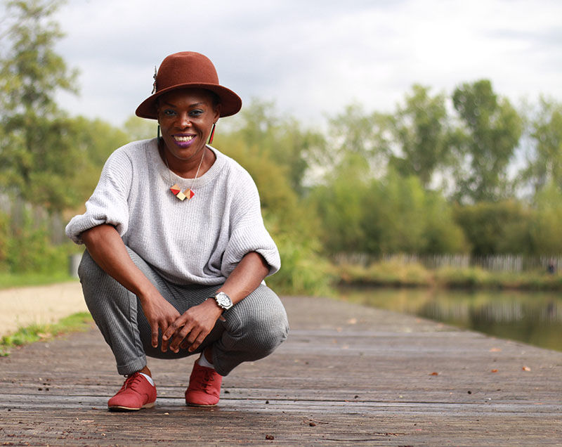 iamdianeniangoran, je pose pour ma tenue de la semaine au parc des etangs à floirac