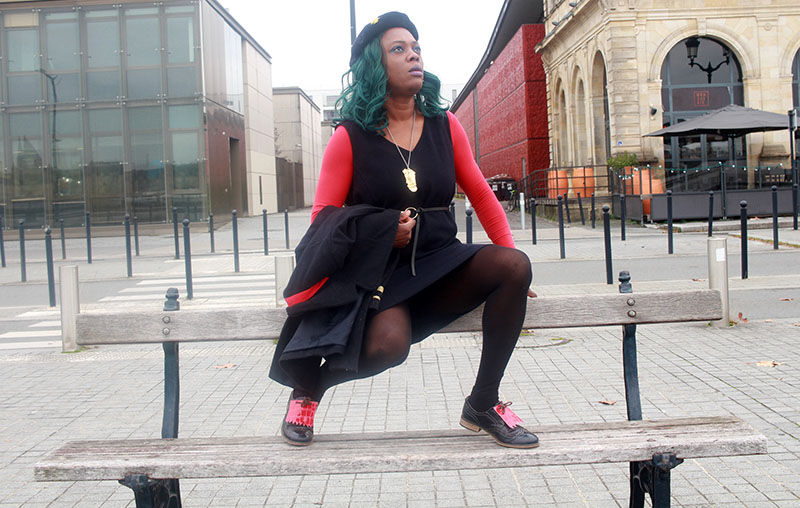 Cette semaine , je vous présente une tenue d'un style militaire .La photo est prise au cinema megarama bordeaux bastide