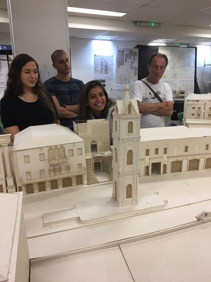 36264077_2119479808079911_7807328440419352576_n