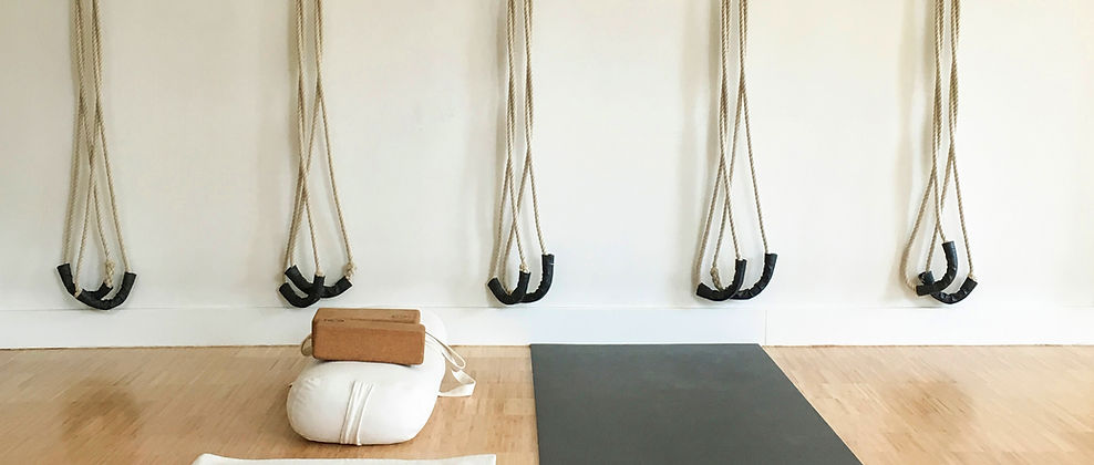 Instalación de pared de yoga