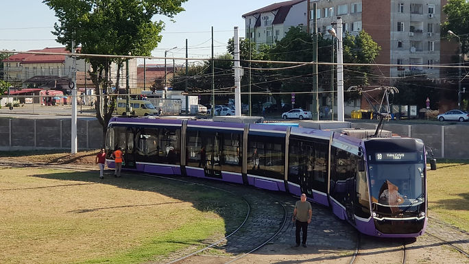 După jumătate de secol: Timișoara își testează noul tramvai tehnologizat, produs de consorțiul turco-german Bozankaya-Sileo. Vehiculul respectă standardele UE, are zero emisii de dioxid de carbon și depășește un record mondial