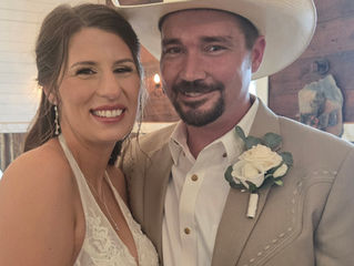Another great shot of C&A!   Such a beautiful couple, both inside and out.  It's always fun when a wedding really falls together.....and this one was effortless for sure.....     Everything looked gre