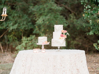 Thought this shot from the magazine photo shoot had a fresh, springtimey feel to it! Love the look!