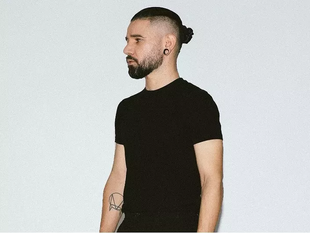 Skrillex Surprised Fans With New Album 'F*CK U SKRILLEX YOU THINK UR ANDY WARHOL BUT UR NOT!! <3'