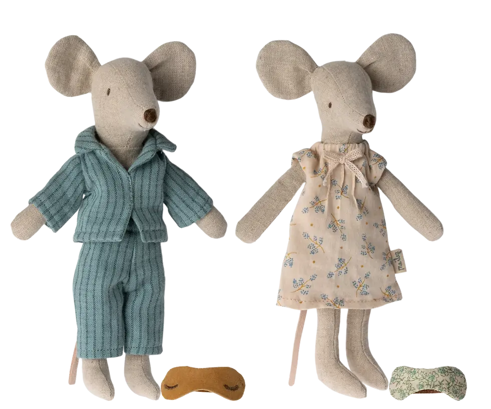 Thumbnail: Mum & Dad Mice, in Cigarbox