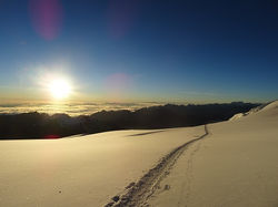 Huyana-Potosi-Rising-sun-3