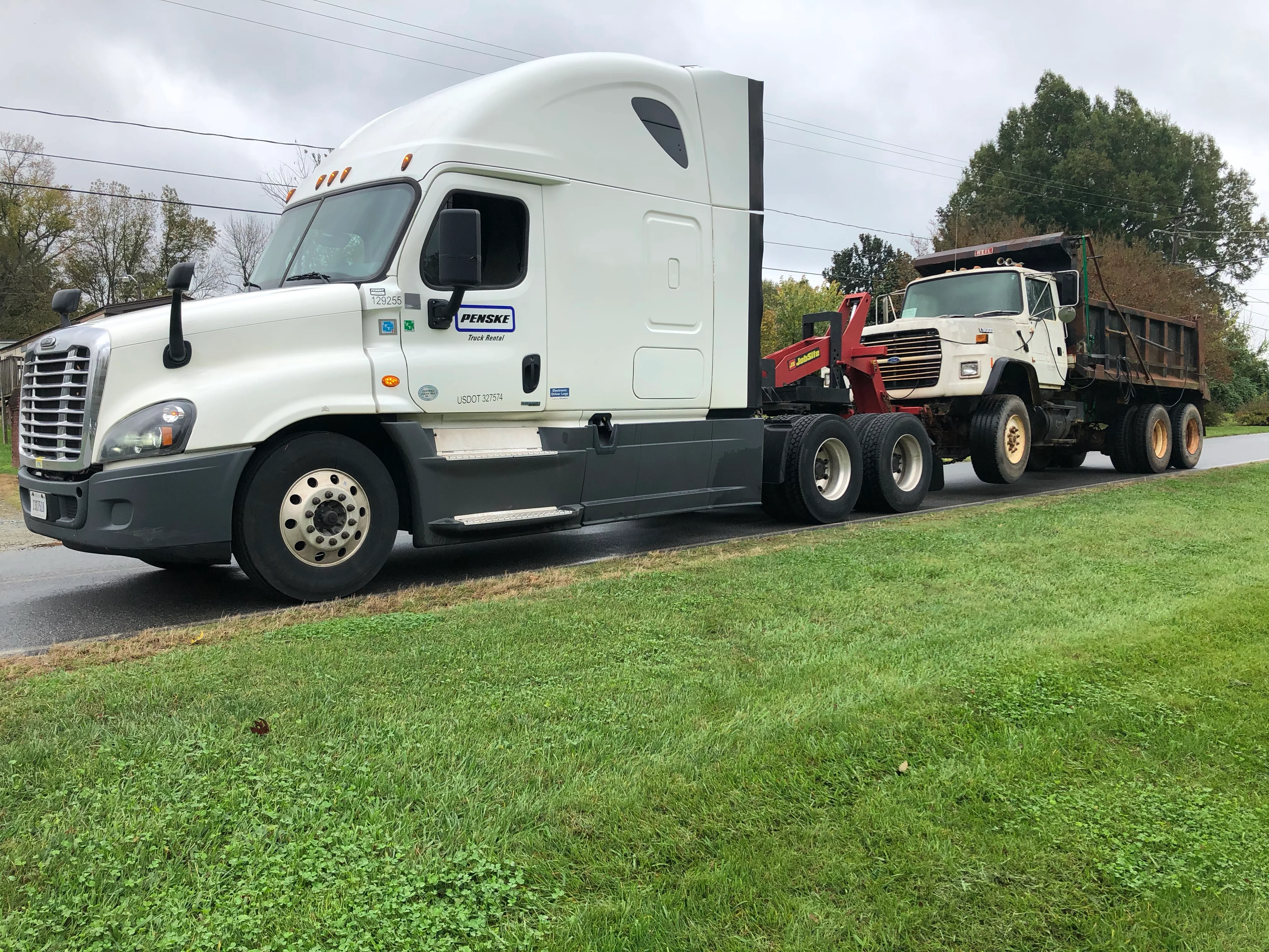 Jobsite 5th wheel wrecker boom