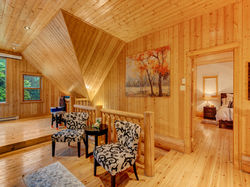 ChaletsOasis_LakehomeMoose35_Upstairs_Ga