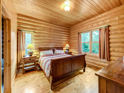 ChaletsOasis_Deer49_Master_Bedroom