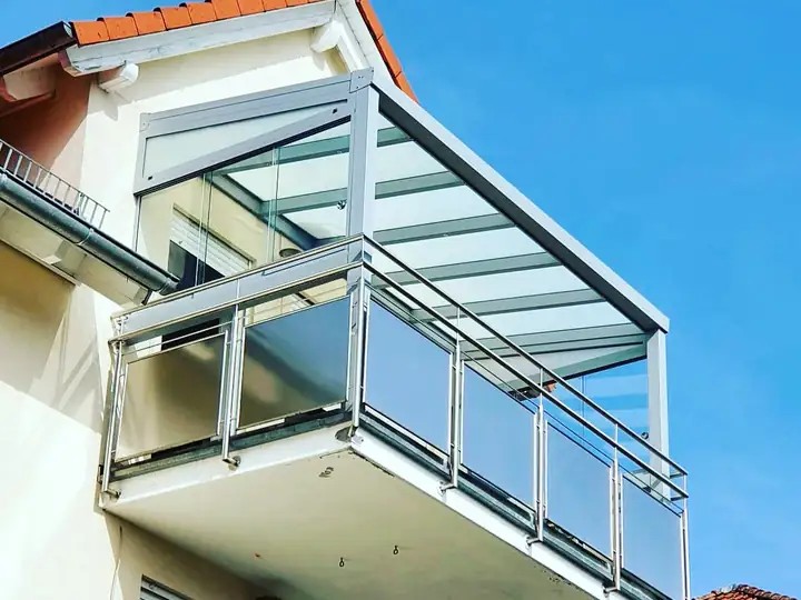 Balkonüberdachung mit Glas – Projekt von Pohl & Krieger