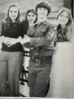 Senior class officers Terry, Diane, Lana & Katie