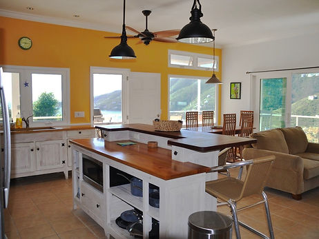 Coral Livin' - Open concept on the main level