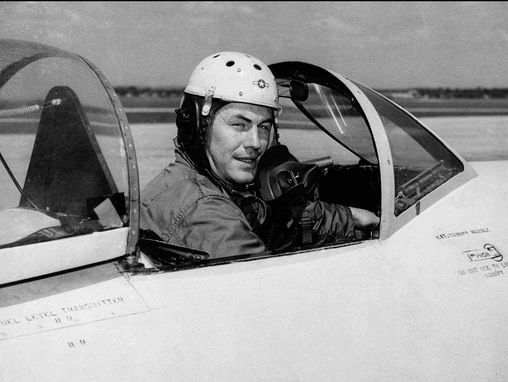 Chuck Yeager, Test Pilot Who Broke the Sound Barrier, Is Dead at 97