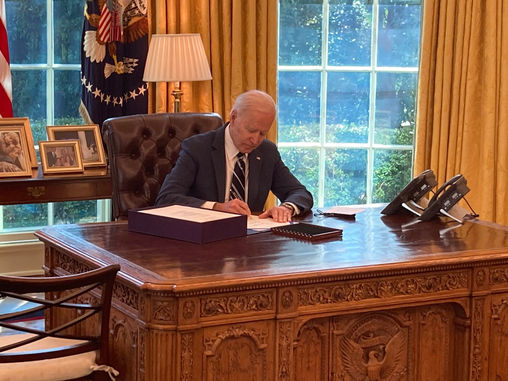 Biden signs $1.9 trillion COVID relief bill