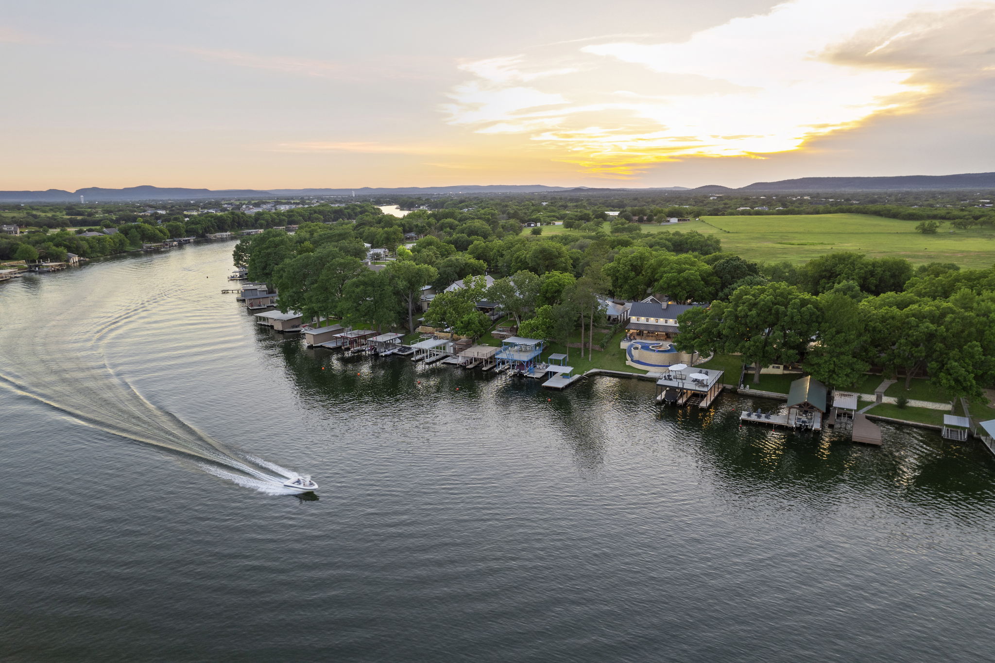 Discover Unparalleled Luxury at Lake LBJ Lodge: A Hidden Gem in Kingsland, Texas