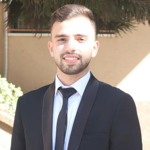 Portrait d’Ibrahim Badra, auteur palestinien, voix engagée dénonçant la destruction de Gaza et l’effacement du peuple palestinien / le Bloc Populaire.
